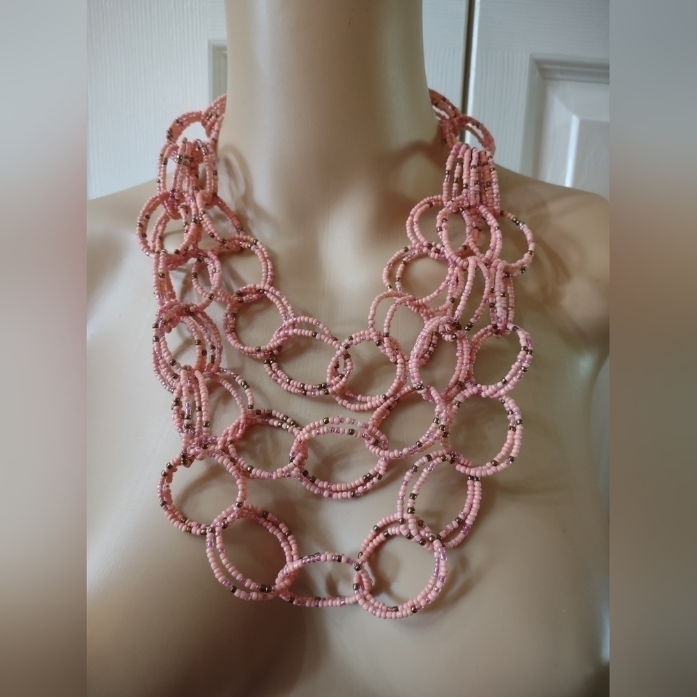 Pink women's beaded necklace and earrings set - Picture 1 of 5